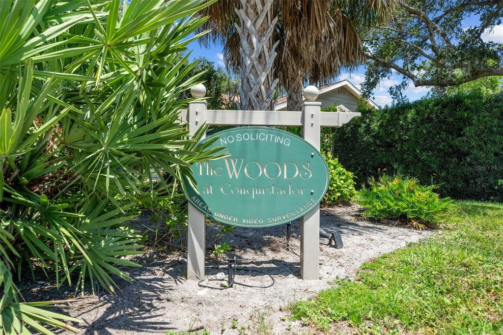Image 70 of property listing at 3615 AVENIDA MADERA, Bradenton, FL 34210