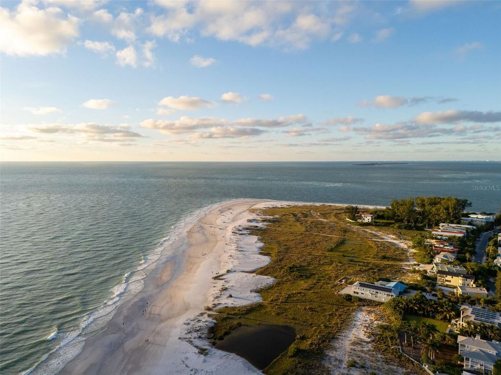 Image 78 of property listing at 3615 AVENIDA MADERA, Bradenton, FL 34210