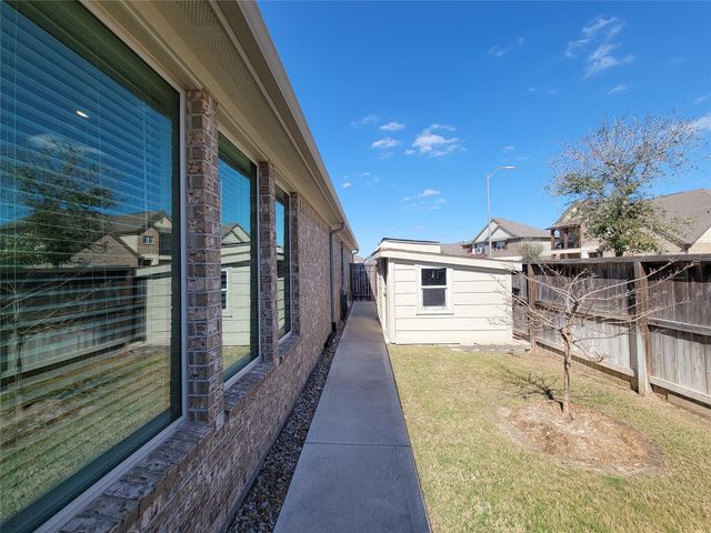 26003 Pink Myrtle Circle, Richmond, TX 77406