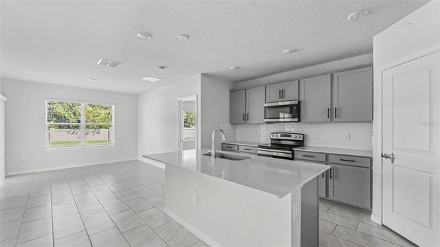1050 MICHELANGELO LANE, Winter Haven, FL 33884