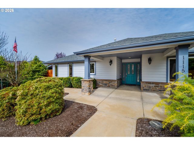 1115 SKOOKUM Dr, Silverton, OR 97381
