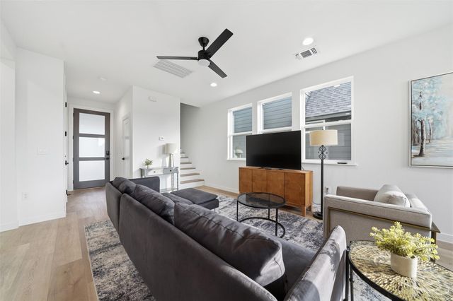 2216 Yellow Jacket LN 1, Austin, TX 78741