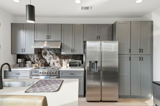 2216 Yellow Jacket LN 1, Austin, TX 78741