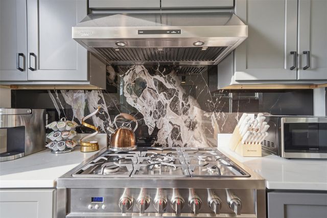 2216 Yellow Jacket LN 1, Austin, TX 78741