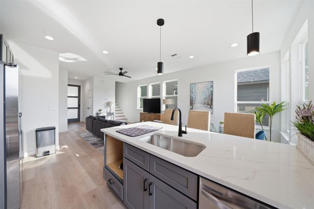 2216 Yellow Jacket LN 1, Austin, TX 78741