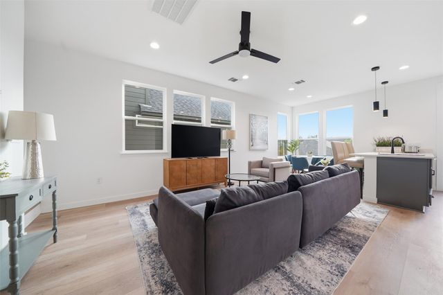2216 Yellow Jacket LN 1, Austin, TX 78741