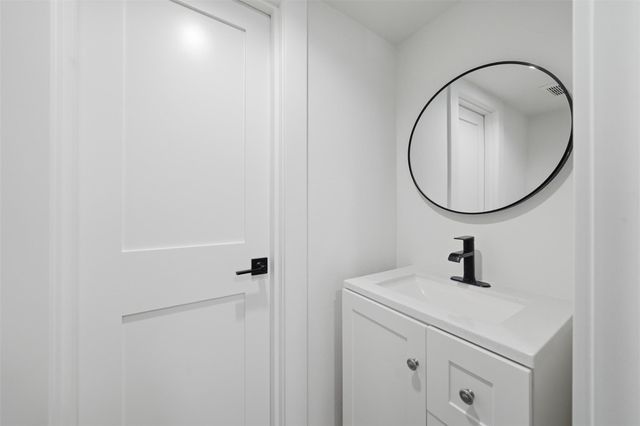 2216 Yellow Jacket LN 1, Austin, TX 78741