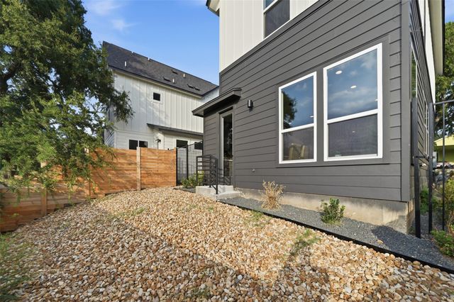 2216 Yellow Jacket LN 1, Austin, TX 78741