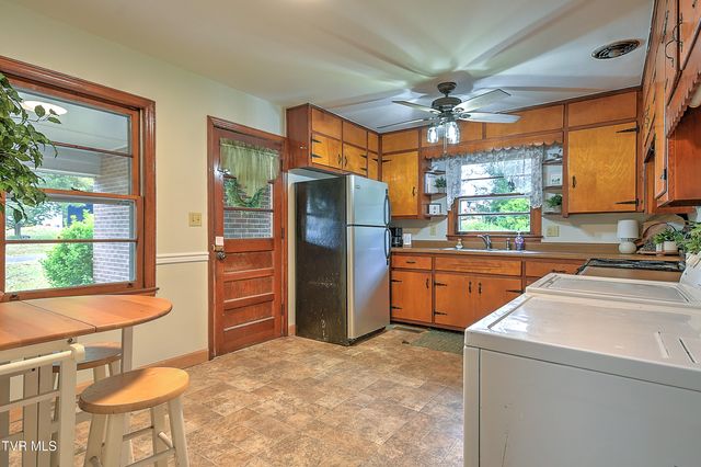 1606 Lester Harris Road, Johnson City, TN 37601