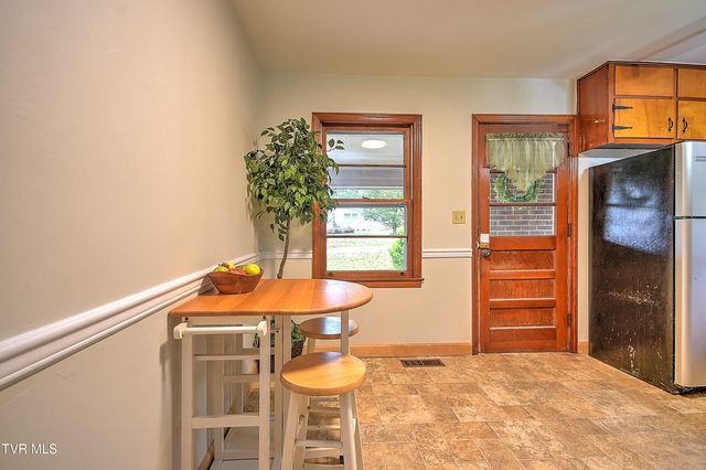 1606 Lester Harris Road, Johnson City, TN 37601