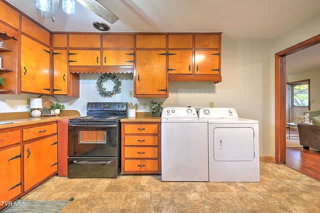 1606 Lester Harris Road, Johnson City, TN 37601