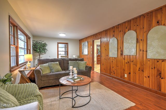 1606 Lester Harris Road, Johnson City, TN 37601