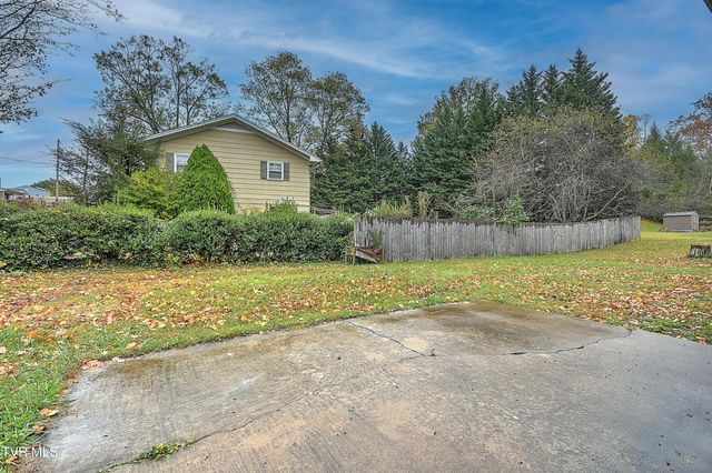 1606 Lester Harris Road, Johnson City, TN 37601