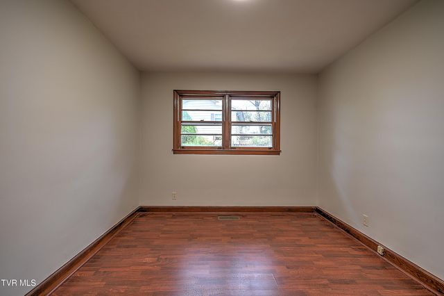 1606 Lester Harris Road, Johnson City, TN 37601