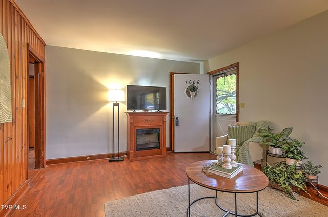 1606 Lester Harris Road, Johnson City, TN 37601