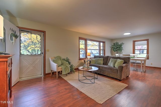 1606 Lester Harris Road, Johnson City, TN 37601