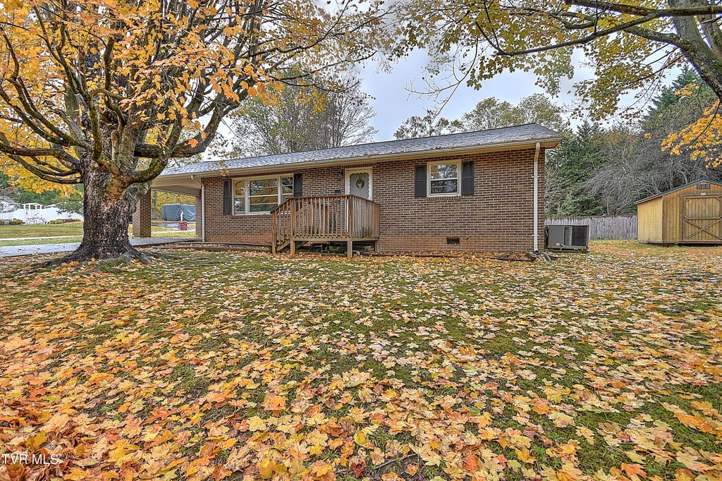 1606 Lester Harris Road, Johnson City, TN 37601