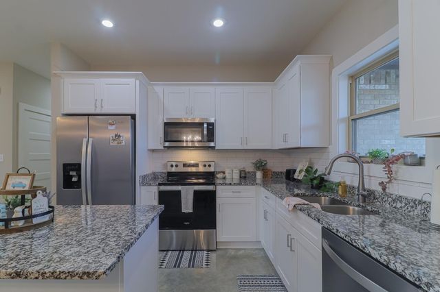 302 Hollis Street, Bono, AR 72416