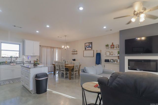 302 Hollis Street, Bono, AR 72416