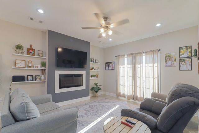 302 Hollis Street, Bono, AR 72416