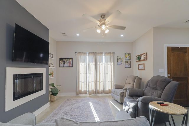 302 Hollis Street, Bono, AR 72416