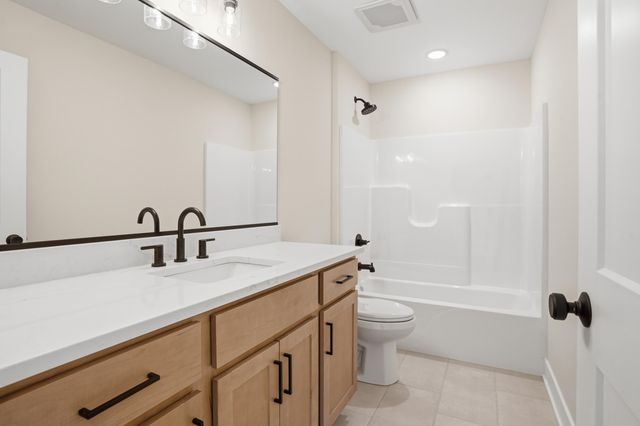2810 Old Oak Drive, Valparaiso, IN 46385