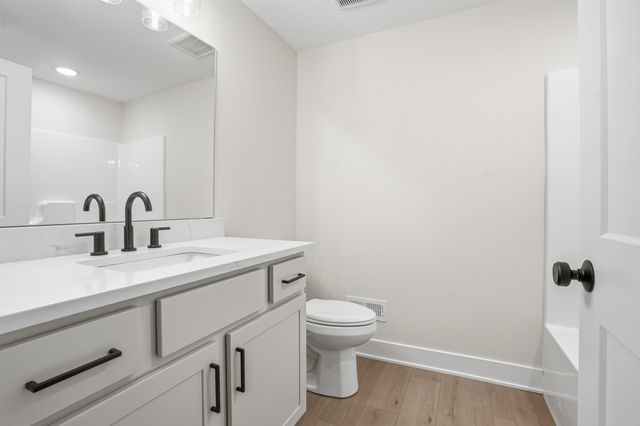 2810 Old Oak Drive, Valparaiso, IN 46385