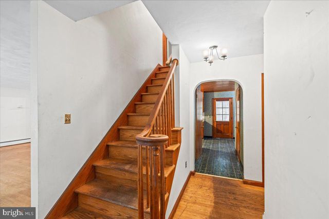 1117 WHITEHALL DR, Harrisburg, PA 17110
