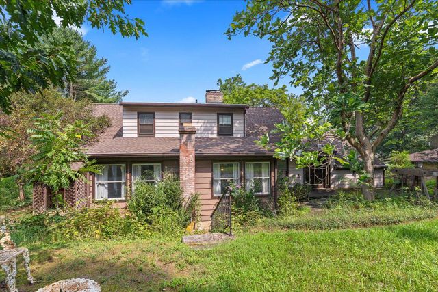 1117 WHITEHALL DR, Harrisburg, PA 17110