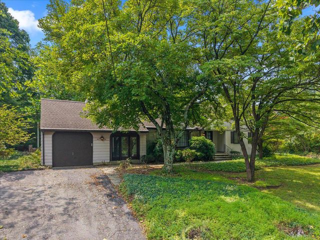1117 WHITEHALL DR, Harrisburg, PA 17110