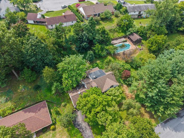 1117 WHITEHALL DR, Harrisburg, PA 17110