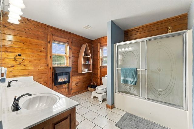 12913 Moore Lane, Gravette, AR 72736