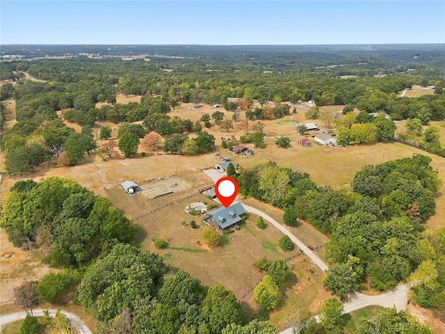 12913 Moore Lane, Gravette, AR 72736