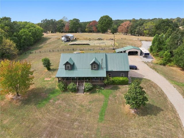 12913 Moore Lane, Gravette, AR 72736