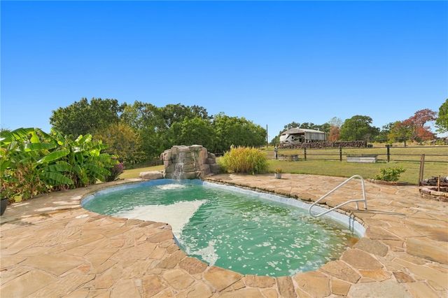 12913 Moore Lane, Gravette, AR 72736