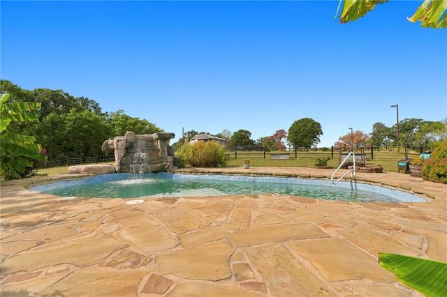 12913 Moore Lane, Gravette, AR 72736