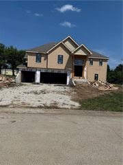 12402 Morgan Street, Excelsior Springs, MO 64024