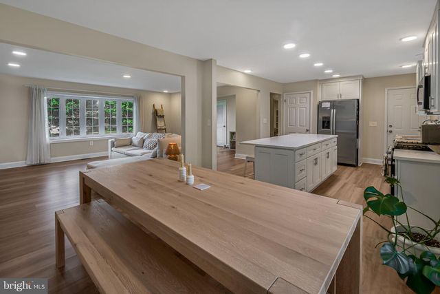 10 SMITHFIELD AVE, Lawrence Township, NJ 08648