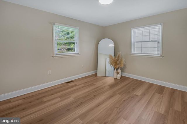 10 SMITHFIELD AVE, Lawrence Township, NJ 08648