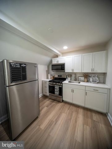 10 SMITHFIELD AVE, Lawrence Township, NJ 08648