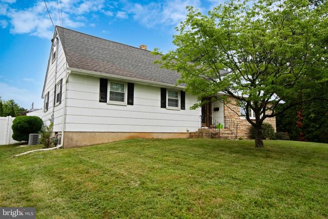10 SMITHFIELD AVE, Lawrence Township, NJ 08648