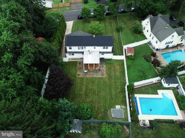 10 SMITHFIELD AVE, Lawrence Township, NJ 08648
