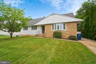 10 SMITHFIELD AVE, Lawrence Township, NJ 08648