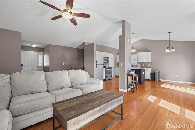 1914 McKinley Range, Festus, MO 63028