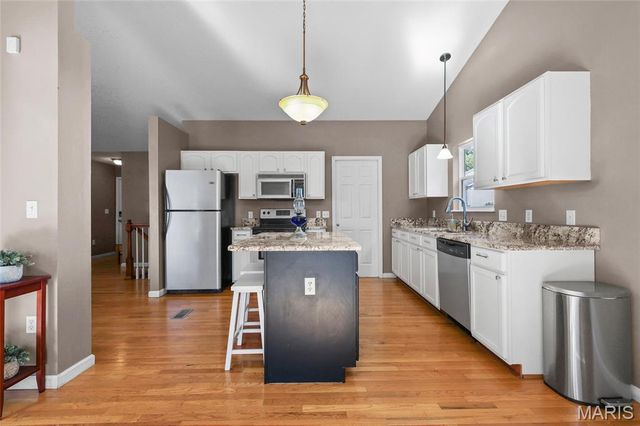 1914 McKinley Range, Festus, MO 63028