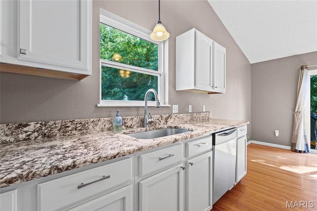 1914 McKinley Range, Festus, MO 63028