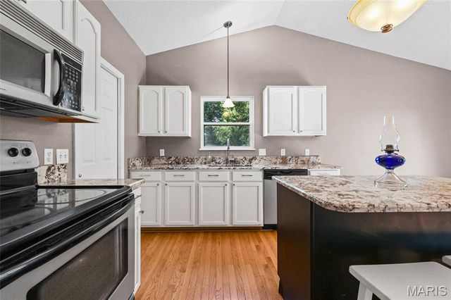 1914 McKinley Range, Festus, MO 63028
