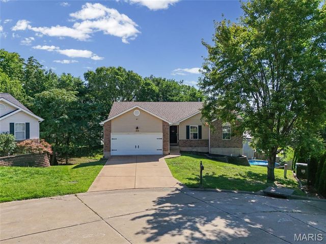1914 McKinley Range, Festus, MO 63028