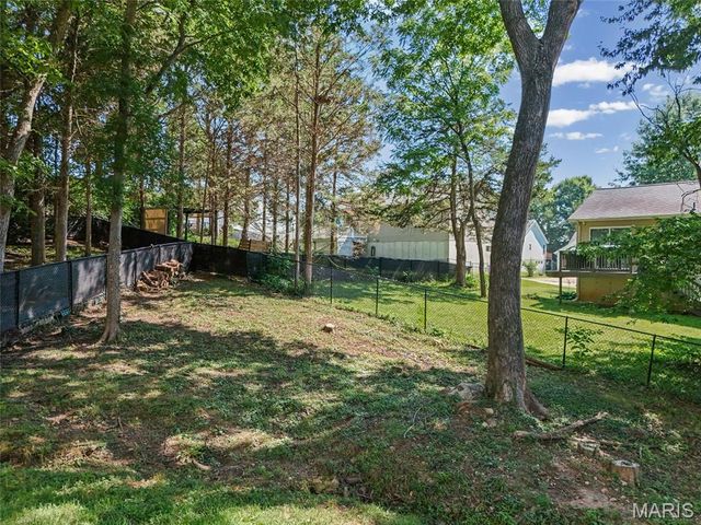 1914 McKinley Range, Festus, MO 63028
