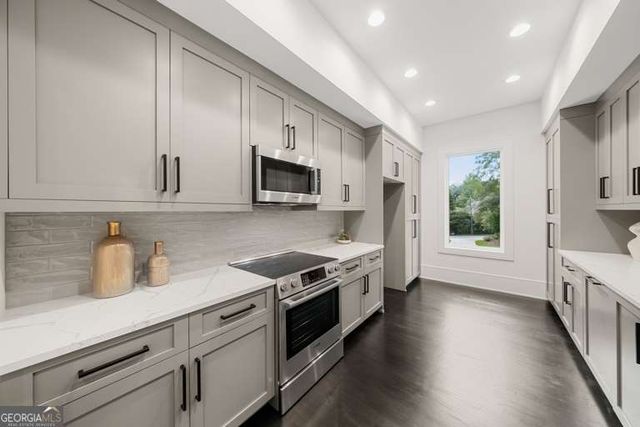 5211 Powers Ferry Road, Sandy Springs, GA 30327